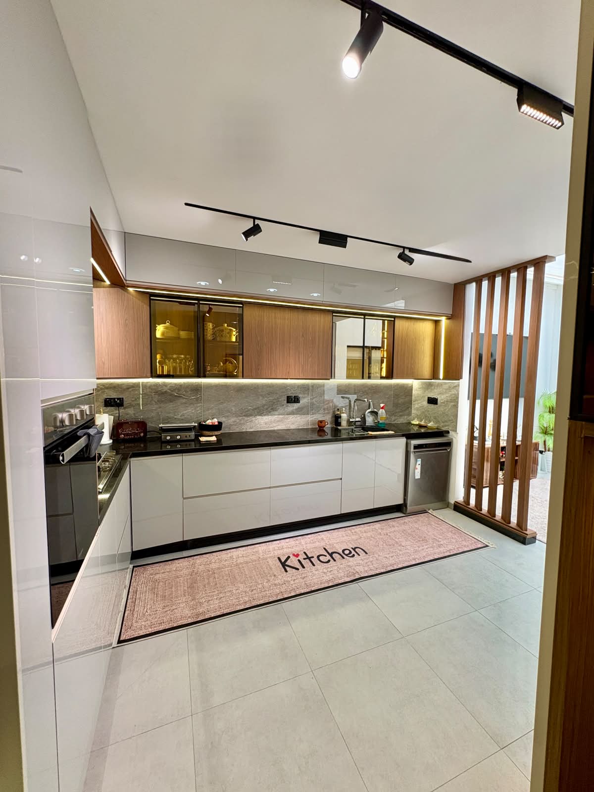 Cuisine Moderne — Vue latérale